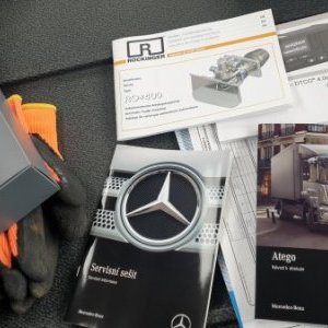 foto málo jetý 16t MB kontejner hák nosič Atego Mercedes 1530