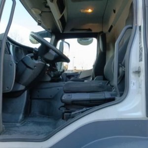 foto 9,85m/Eur6 MB skříň se zvedací plošinou