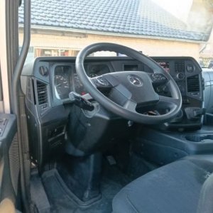 foto 9,85m/Eur6 MB skříň se zvedací plošinou