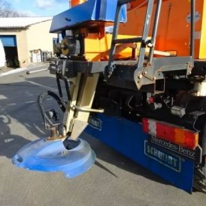 foto sypač Unimog U300 zimní údržba