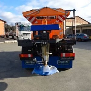foto sypač Unimog U300 zimní údržba