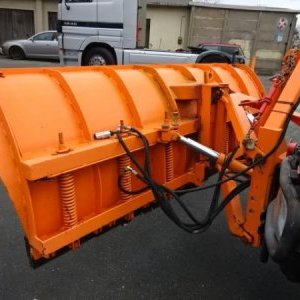 foto sypač Unimog U300 zimní údržba