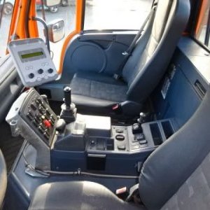 foto sypač Unimog U300 zimní údržba
