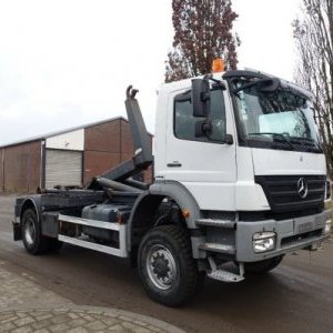 foto 4x4 Eur5 MB kontejner MÁLO JETÝ