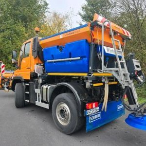 foto Unimog 405 U423 sypač Schmidt
