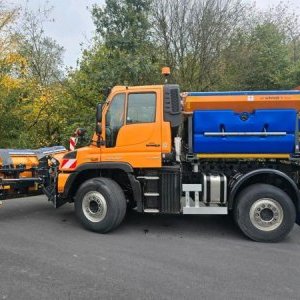 foto Unimog 405 U423 sypač Schmidt