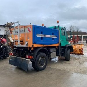 foto MB Unimog U 500 zimní údržba
