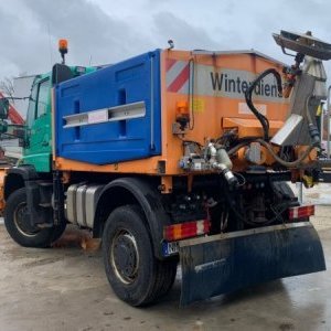 foto MB Unimog U 500 zimní údržba